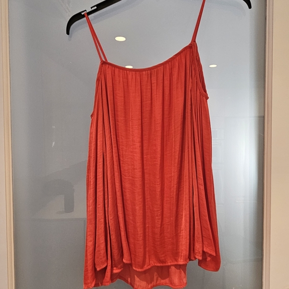 Cold shoulder silky top. Flat friendly! - Picture 2 of 6